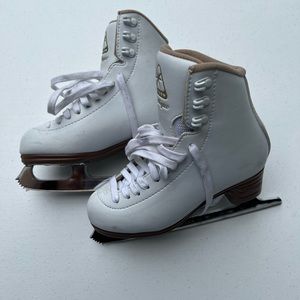 Youth ice skates - Jackson brand